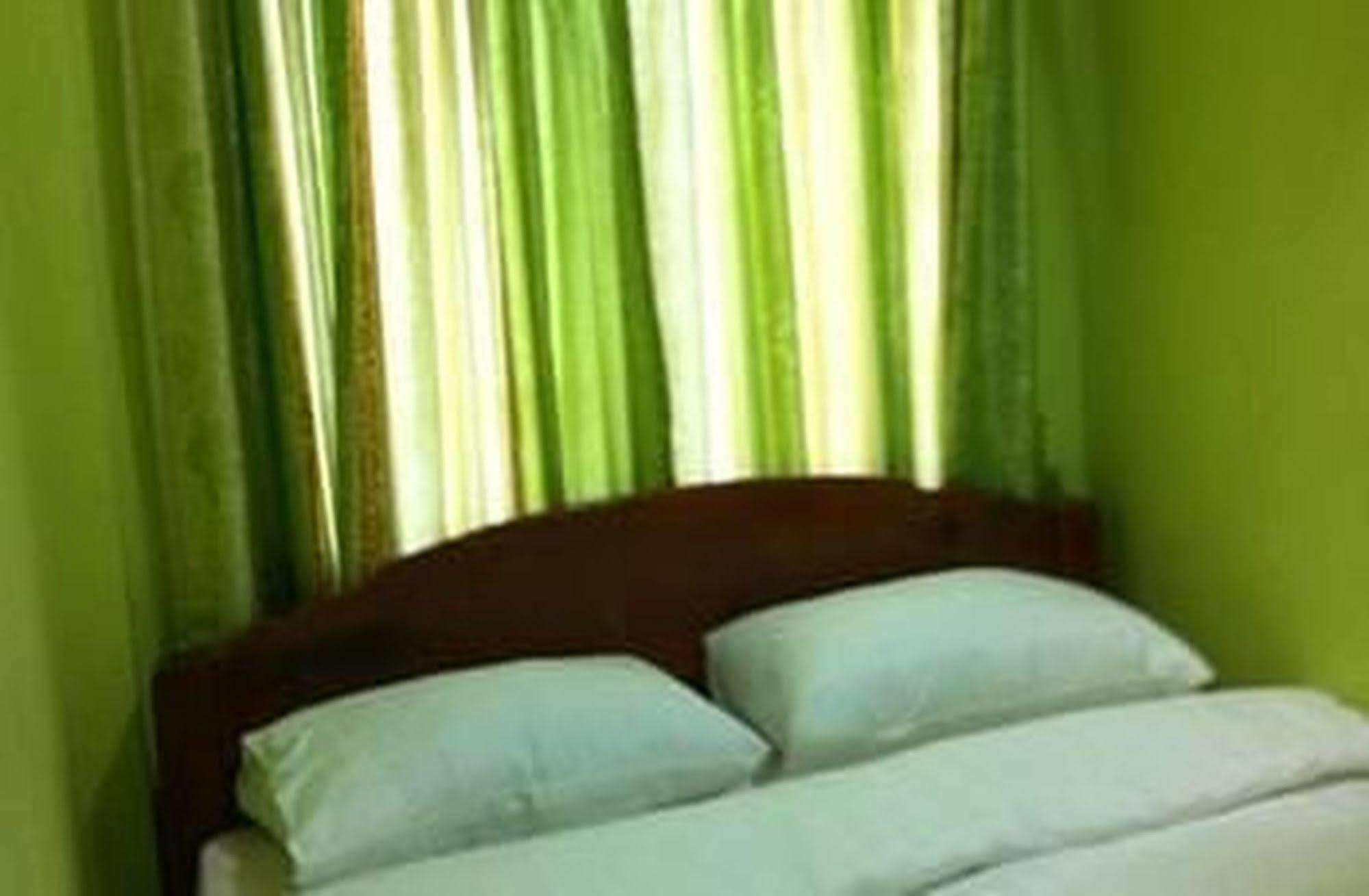 Pratna Guesthouse Phnom Penh Exterior photo
