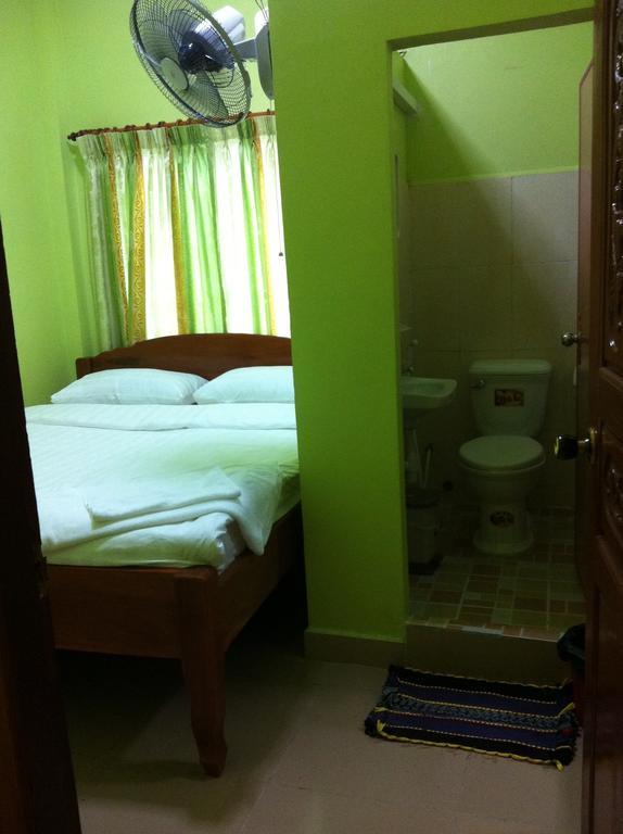 Pratna Guesthouse Phnom Penh Exterior photo